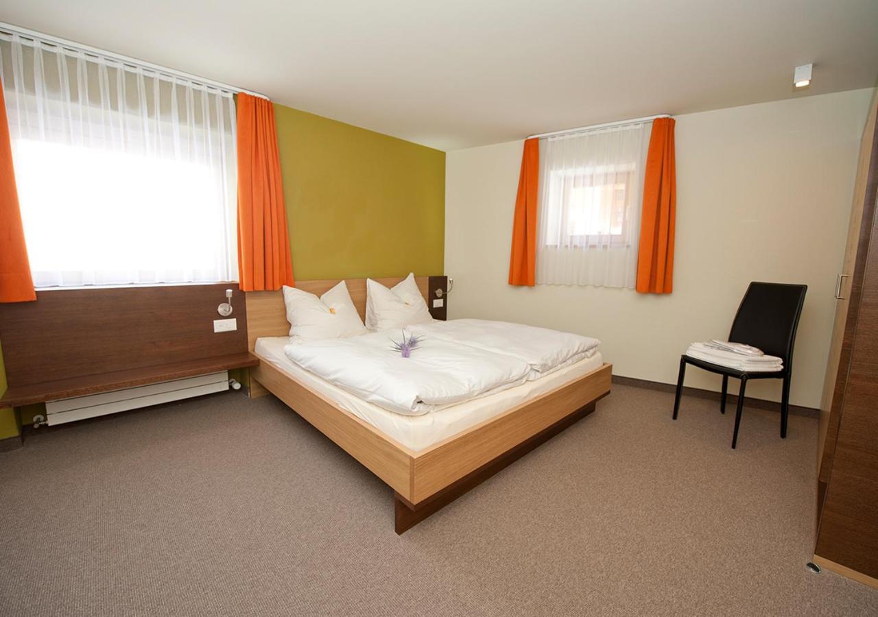 Hotel Garni Bergsonne Samnaun Room photo